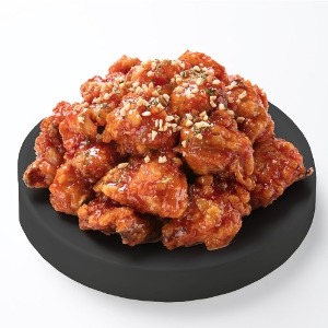 [DKJ] 아재 닭강정 700g(반마리) &amp; 1.3 kg(한마리) 치킨무 포함/ AED 52.50